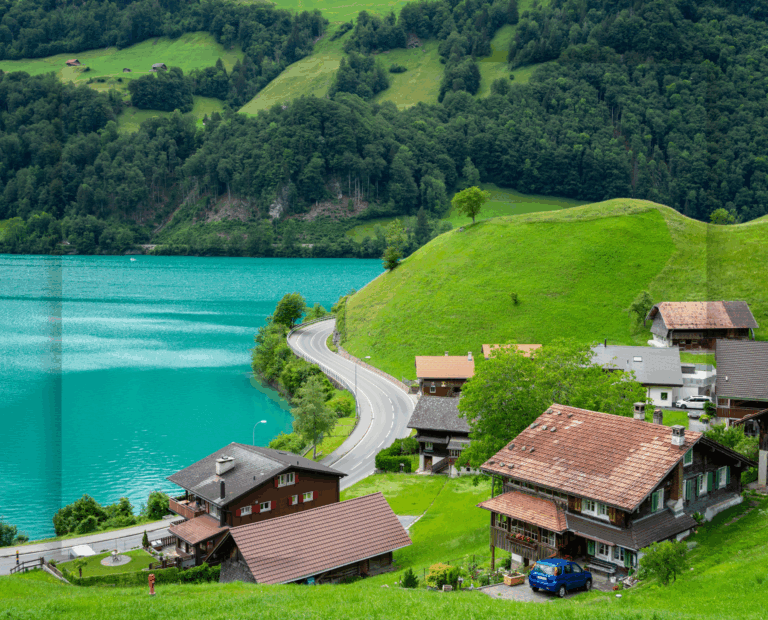 A friendly, local website to help tourists discover the best of Zurich, from nature and nightlife to hidden gems — plus itineraries, map pins, and transportation services.